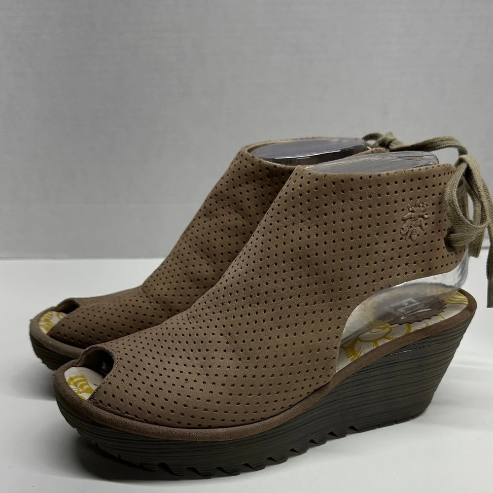 Fly London Ypul Wedges Sandals Peep Toe Suede Laser Cut Lace Up Shoes Tan Size 7